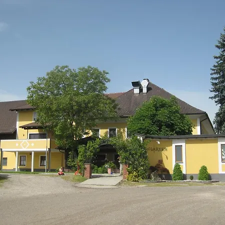 Gasthof Muhr Wirt Z'bierbaum 3*