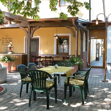 Gasthof Muhr Wirt Z'bierbaum ゲストハウス Gampern